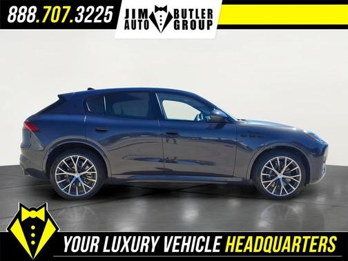 Blue/ Black 2026 Maserati Grecale Modena