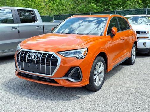 Pulse Orange 2024 Audi Q3 Premium 45 TFSI S line quattro Tiptronic