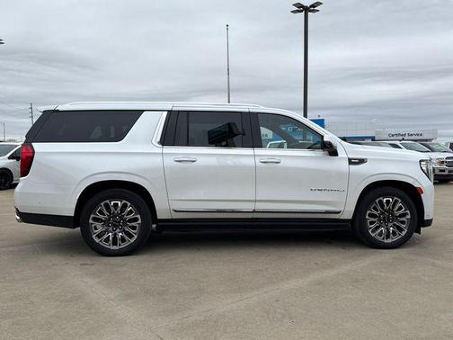 2023 GMC Yukon XL Denali Ultimate