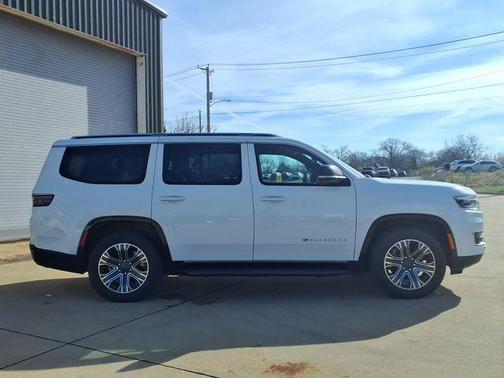 Bright White Clearcoat 2024 Jeep Wagoneer Series II 4x4
