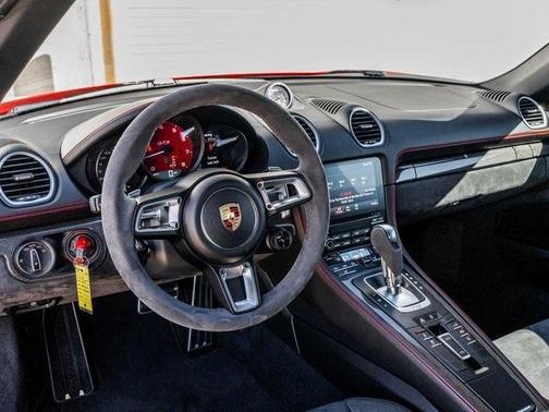 Photo 2 of 25 of 2019 Porsche 718 Boxster GTS