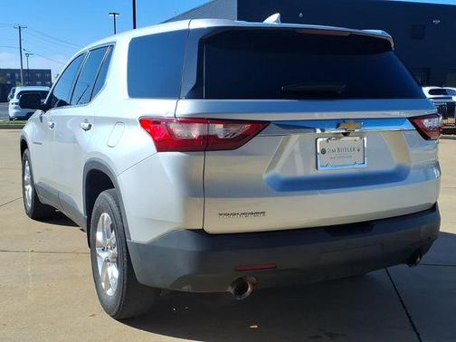 Silver Ice Metallic 2020 Chevrolet Traverse LS