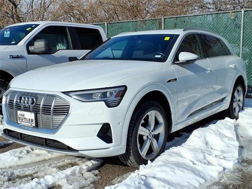 2019 Audi e-tron Premium Plus