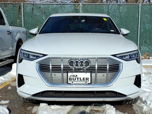 2019 Audi e-tron Premium Plus