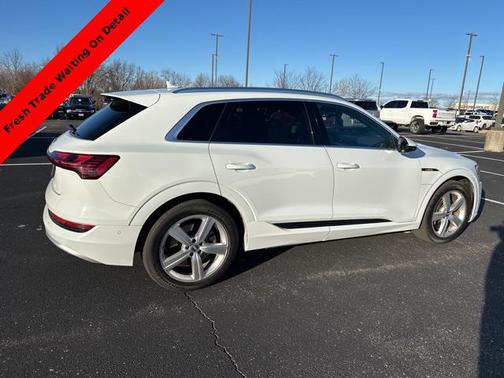 2019 Audi e-tron Premium Plus