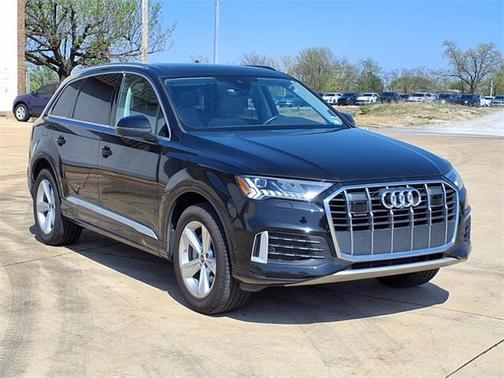 2024 Audi Q7 45 Premium Plus