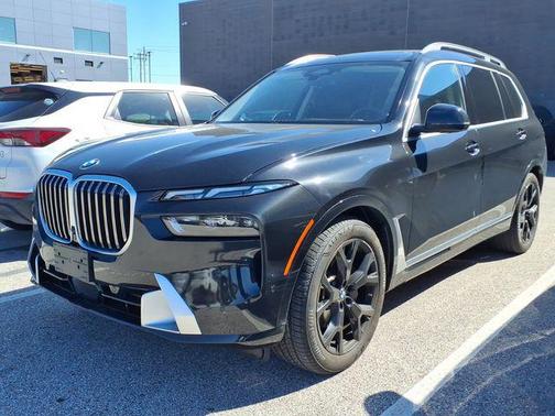 Black Sapphire Metallic 2023 BMW X7 xDrive40i