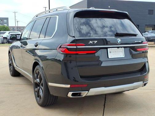 Black Sapphire Metallic 2023 BMW X7 xDrive40i
