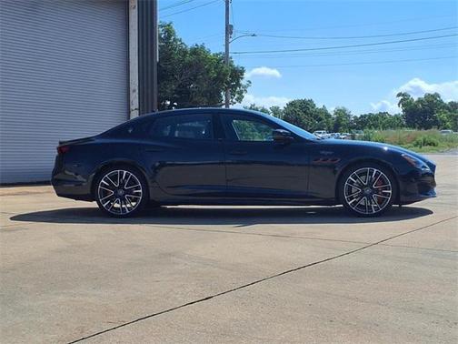 2022 Maserati Quattroporte Trofeo