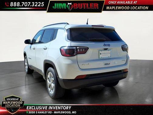 Bright White Clearcoat 2024 Jeep Compass Latitude