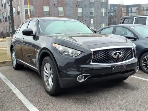 2017 INFINITI QX70 Base