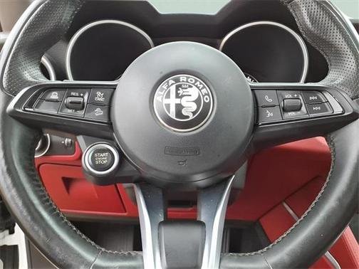 2021 Alfa Romeo Stelvio Base