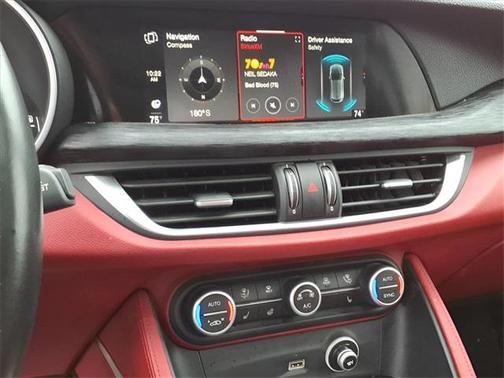 2021 Alfa Romeo Stelvio Base