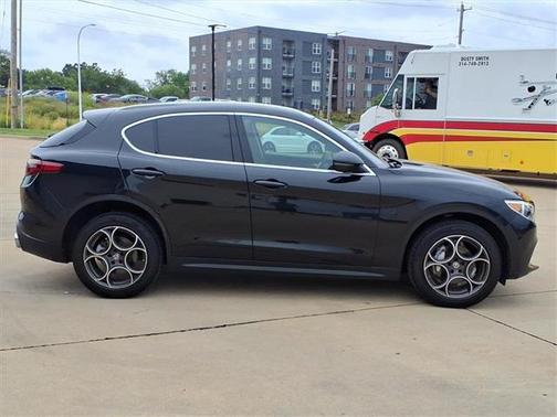 2018 Alfa Romeo Stelvio Base