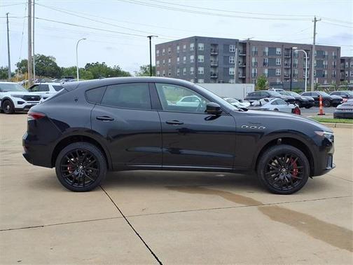 2022 Maserati Levante Modena