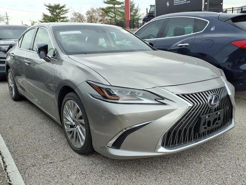 2020 Lexus ES 300h Luxury