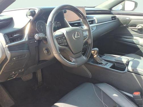 2020 Lexus ES 300h Luxury