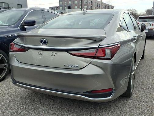 2020 Lexus ES 300h Luxury