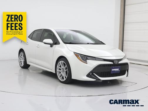 White 2019 Toyota Corolla Hatchback XSE