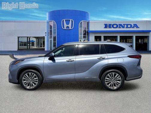 Moon Dust 2020 Toyota Highlander Platinum