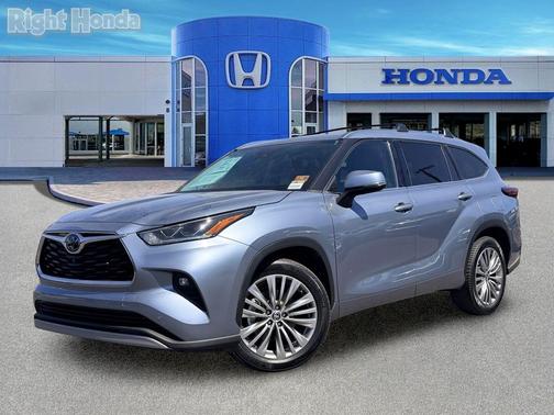 Moon Dust 2020 Toyota Highlander Platinum