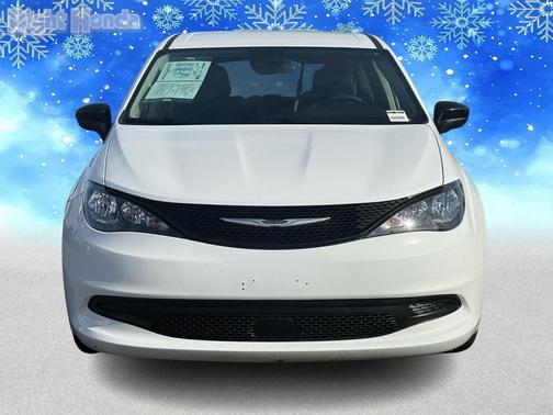 2024 Chrysler Voyager LX