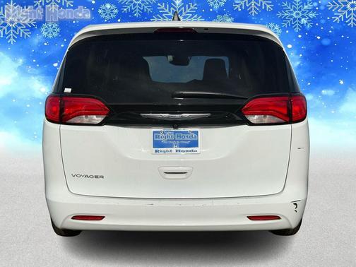 2024 Chrysler Voyager LX