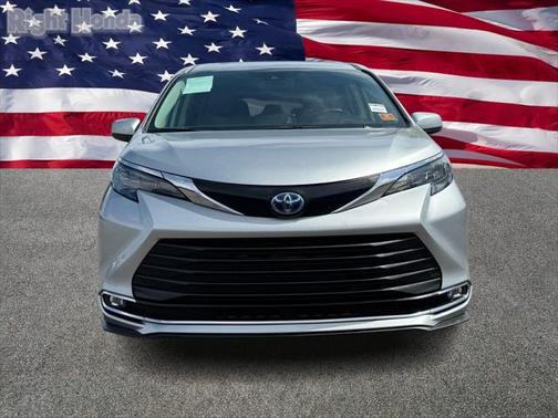 2024 Toyota Sienna XLE