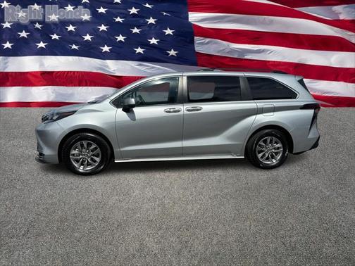 2024 Toyota Sienna XLE
