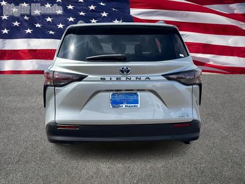2024 Toyota Sienna XLE