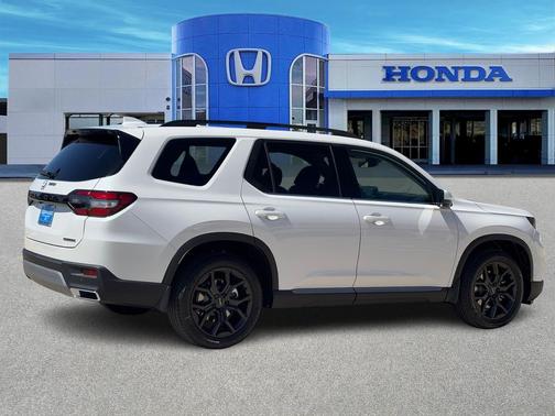 2025 Honda Pilot Touring 8-Passenger