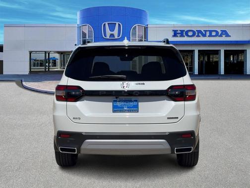 2025 Honda Pilot Touring 8-Passenger