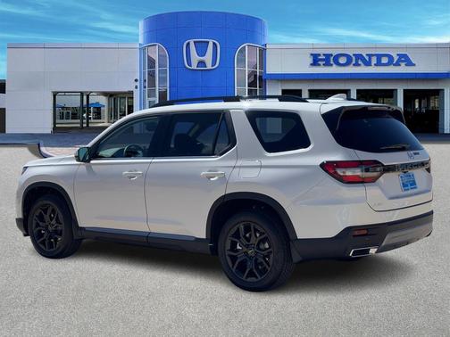 2025 Honda Pilot Touring 8-Passenger