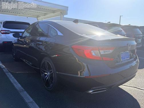 Crystal Black Pearl 2021 Honda Accord Touring 2.0T