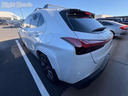 2025 Lexus UX 300h Base