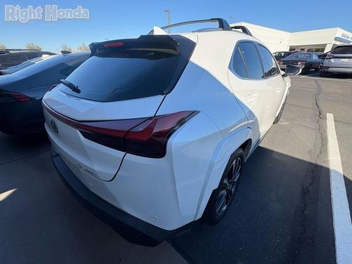 2025 Lexus UX 300h Base