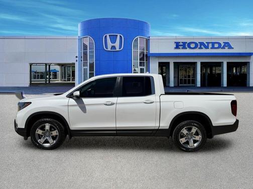 Platinum White Pearl 2026 Honda Ridgeline RTL