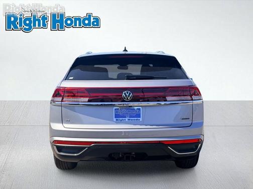 Silver Mist Metallic 2025 Volkswagen Atlas Cross Sport 2.0T SE w/Technology 4MOTION
