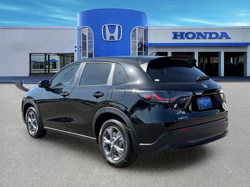 Crystal Black Pearl 2026 Honda HR-V LX