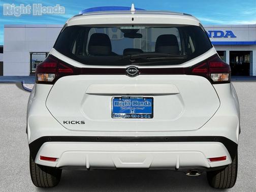 2024 Nissan Kicks S