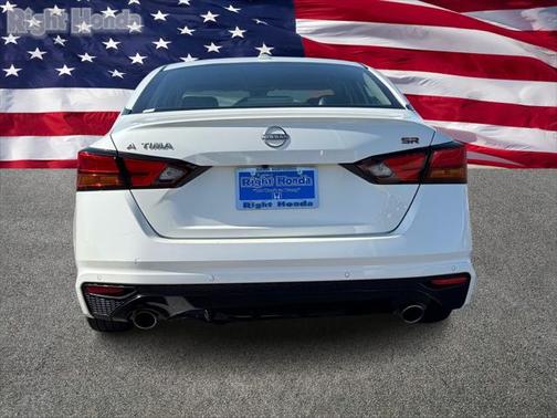 2023 Nissan Altima SR FWD