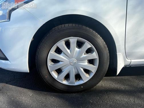 2015 Nissan Versa 1.6 SV