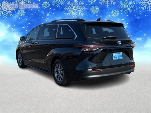 2024 Toyota Sienna XLE