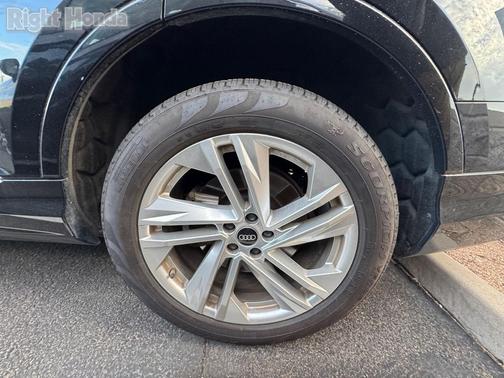 2023 Audi Q7 55 Premium Plus