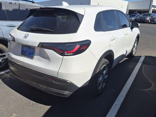 Platinum White Pearl 2025 Honda HR-V LX