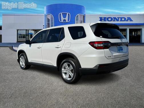 2023 Honda Pilot AWD LX