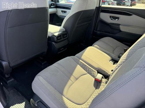 2023 Honda Pilot AWD LX