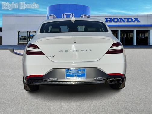 2023 Genesis G70 2.0T RWD