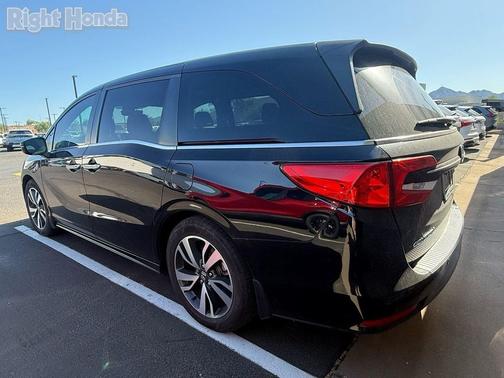 Crystal Black Pearl 2023 Honda Odyssey Touring