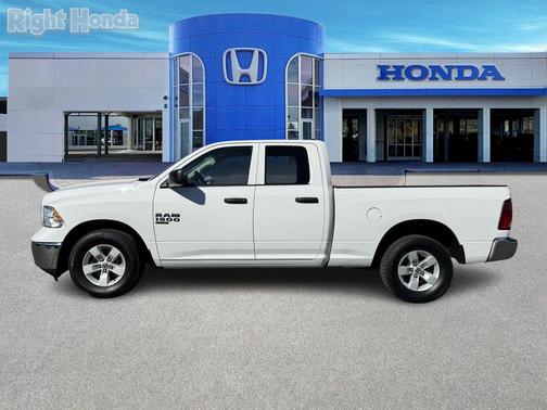 Bright White Clearcoat 2024 RAM 1500 Classic SLT